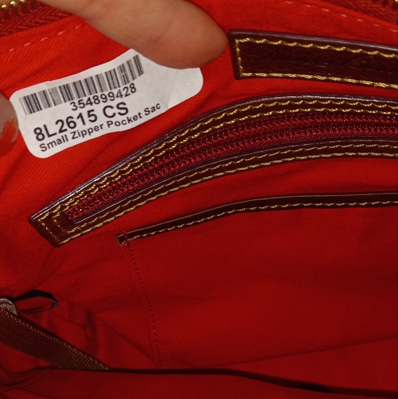 NWT Dooney & Bourke Small Zipper Pocket Leather Sac in Chestnut. Brand New. - Picture 3 of 9